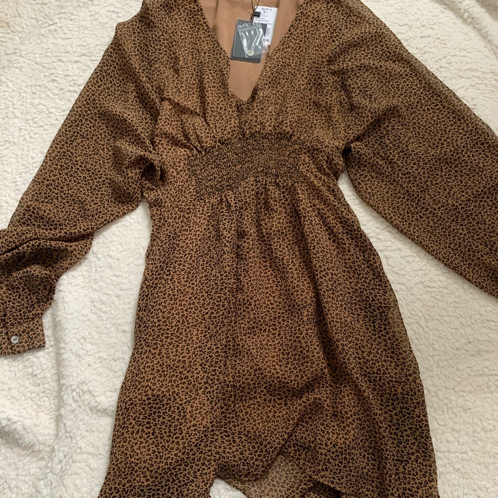 Cheetah print flowy v neck dress